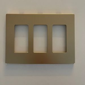 Gold outlet plates